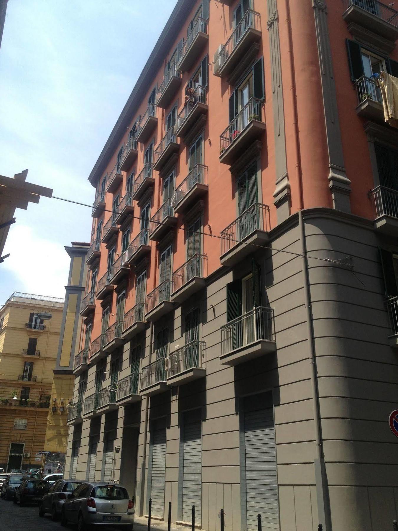 Vivere Naples